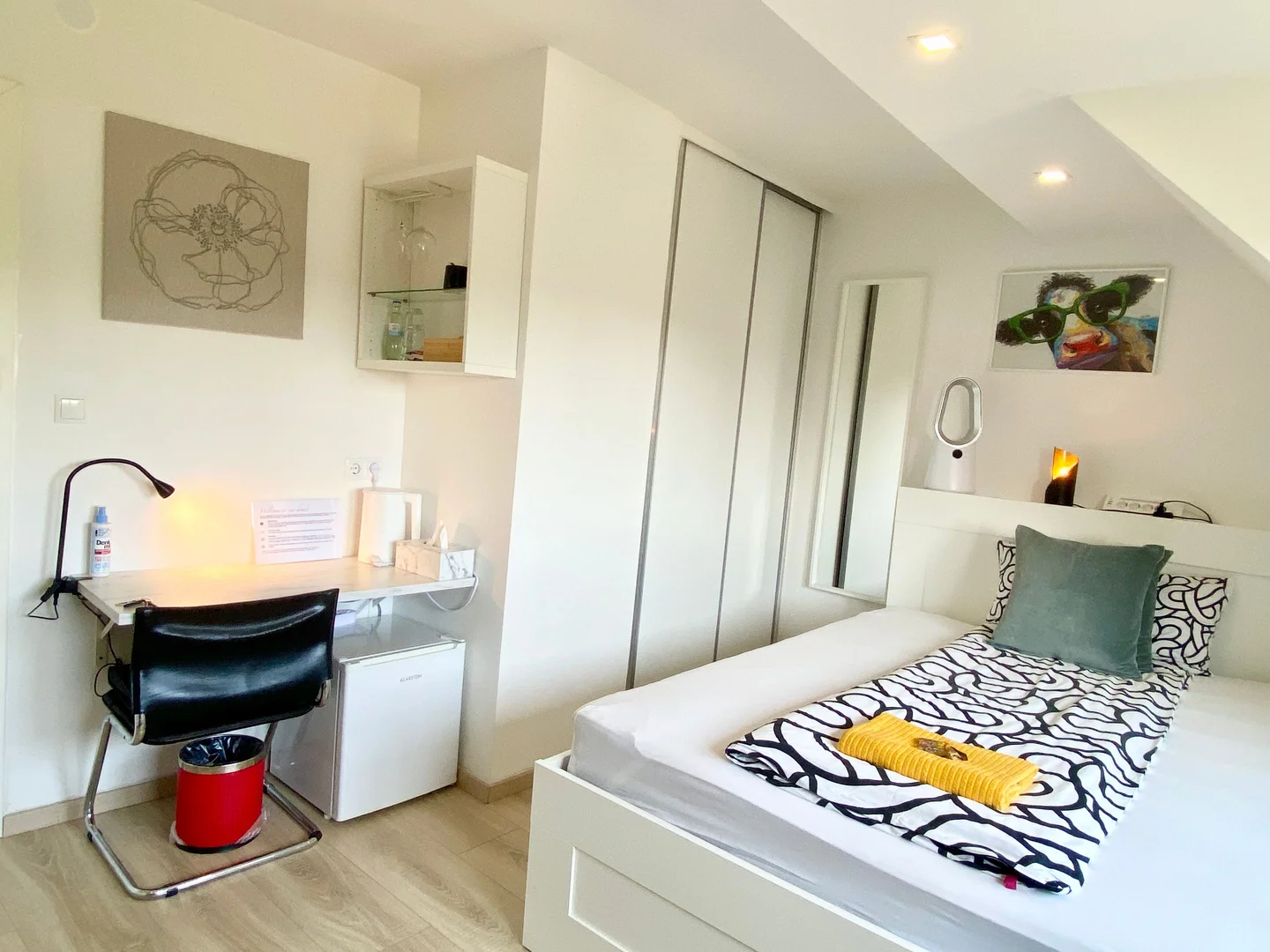 'de öğrenci dairesinde, tamamen mobilyalı kiralık oda