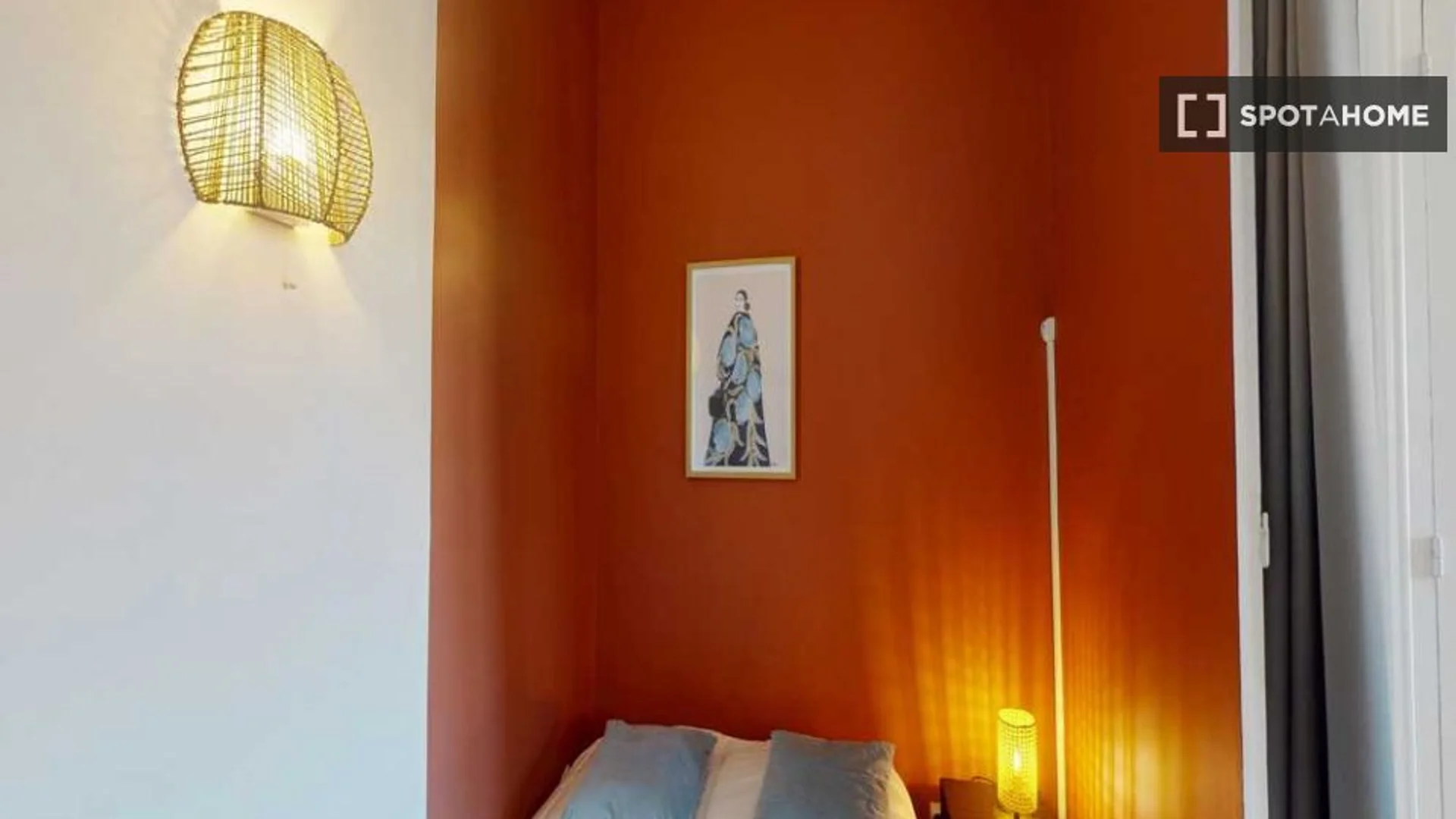 Bezahlbares Zimmer für Studenten mit ausreichender Beleuchtung in