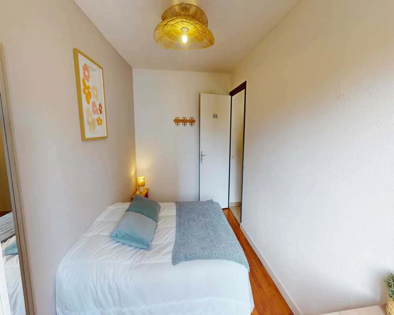 Room for rent in student apartment in , fully furnished