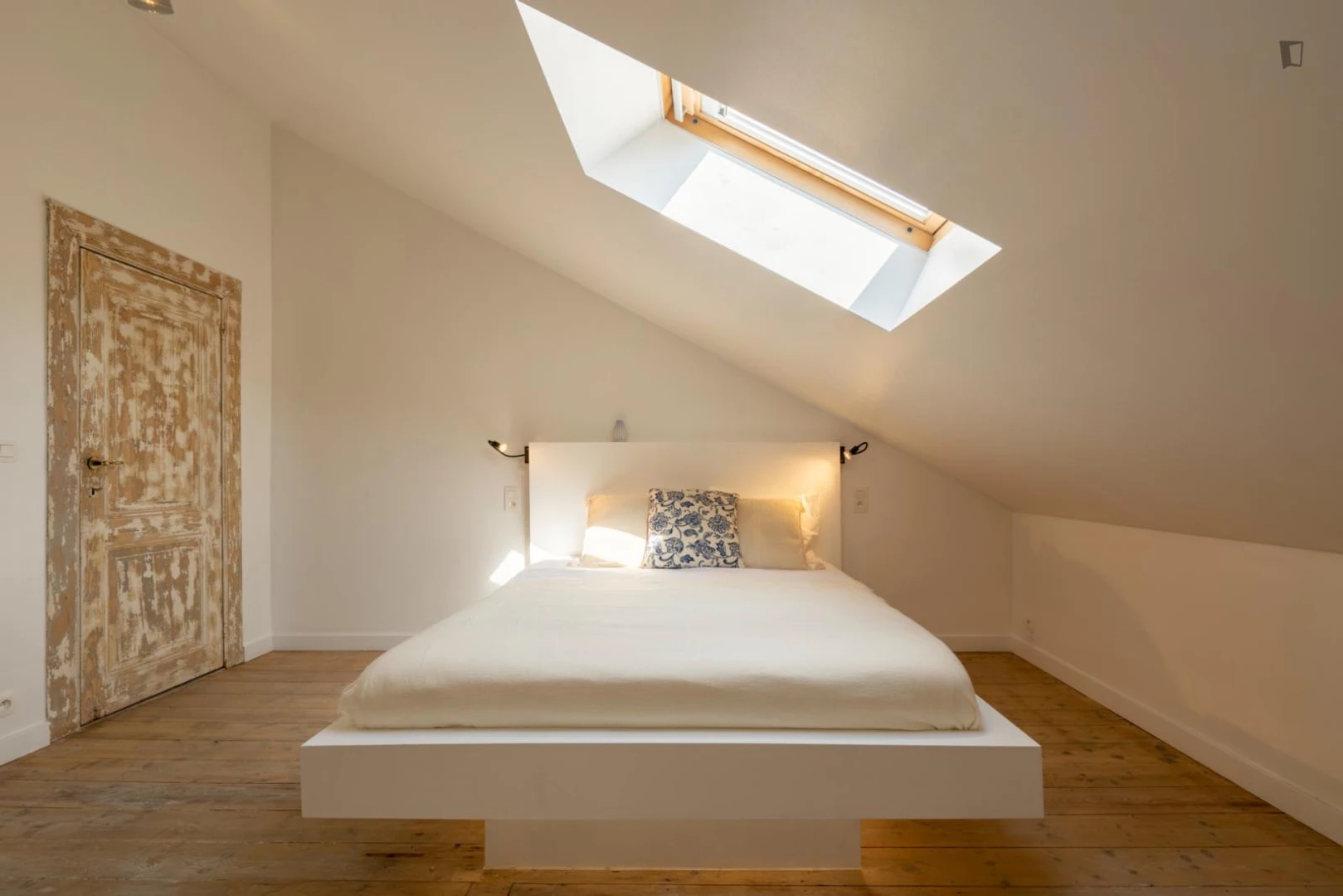 Habitación acogedora para estudiantes disponible en 