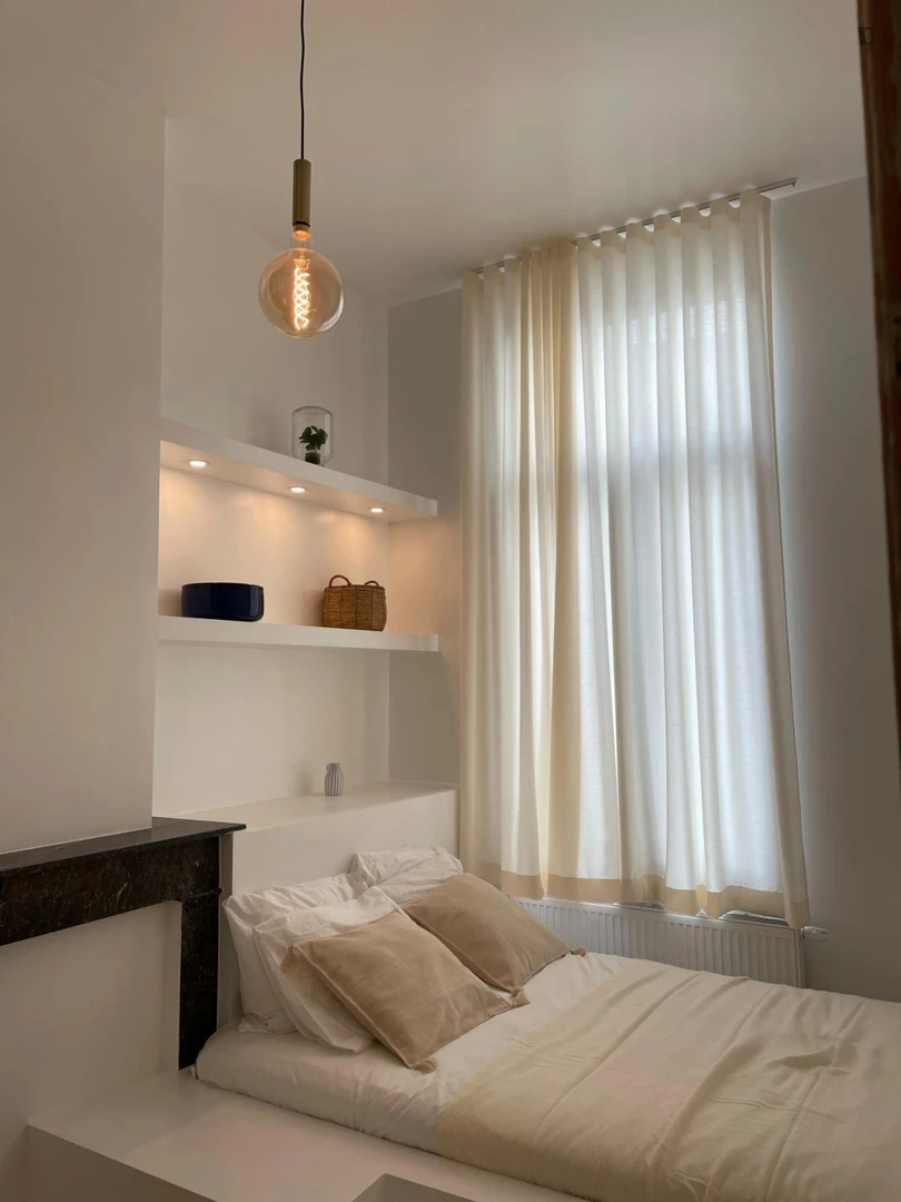 Habitación para estudiantes en  con área de estudio y facilidades compartidas