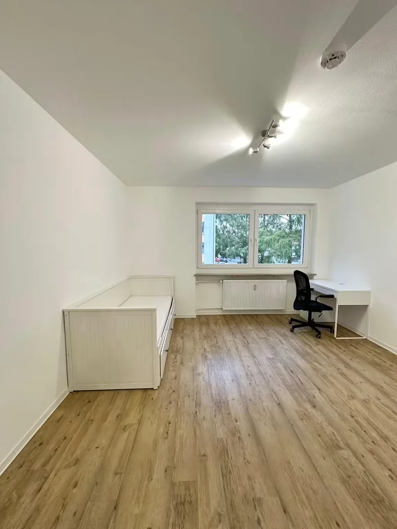 Chambre abordable pour les étudiants avec un bon éclairage dans 
