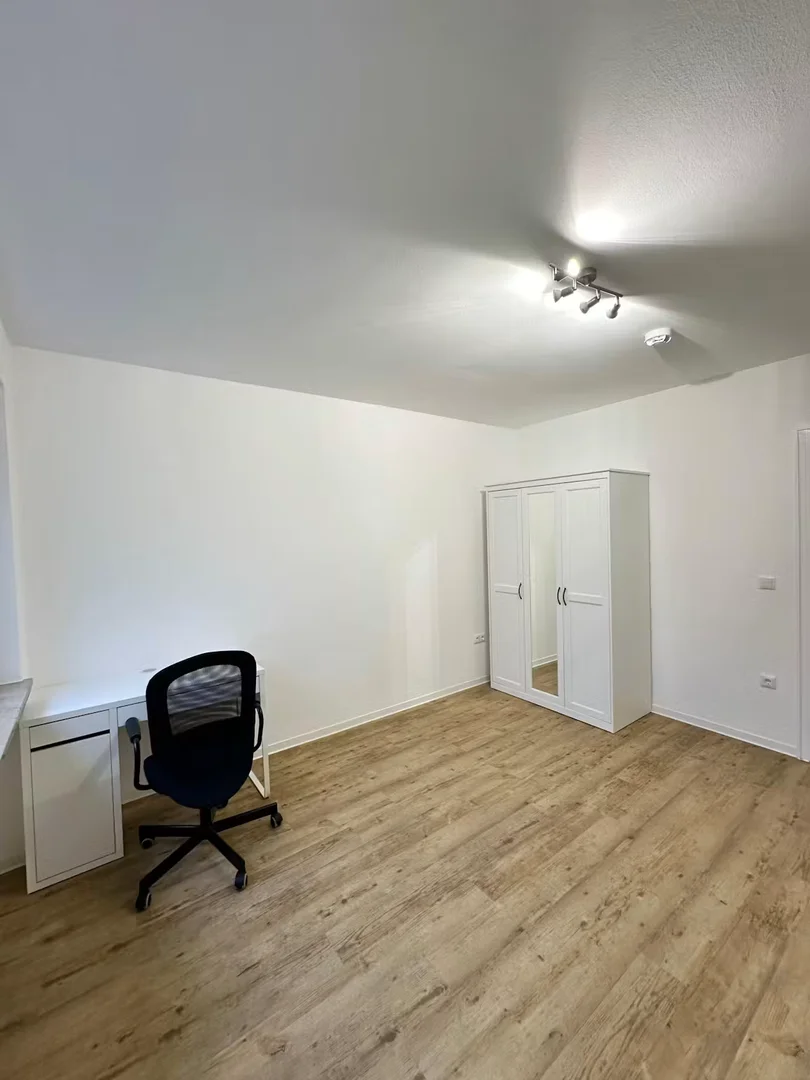 Chambre confortable pour étudiants disponible dans 