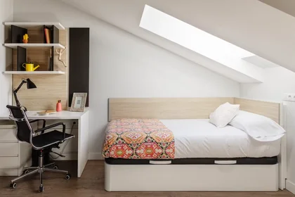 Mehrbettzimmer in der Calle de los Colegios, Junta Municipal 1, bild 2 von 10