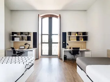 Mehrbettzimmer in der Calle de los Colegios, Junta Municipal 1, bild 1 von 10