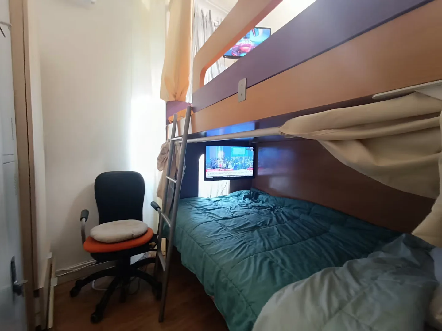 Chambre d'étudiant économique avec emplacement pratique dans 