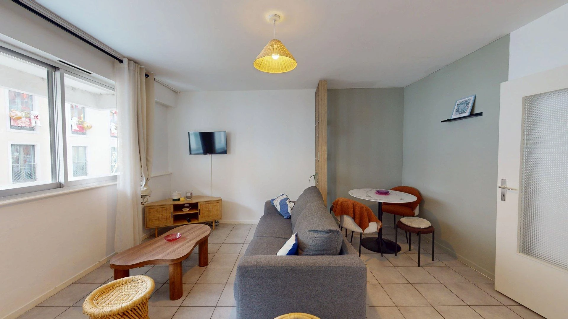 Chambre d'étudiant économique avec emplacement pratique dans 