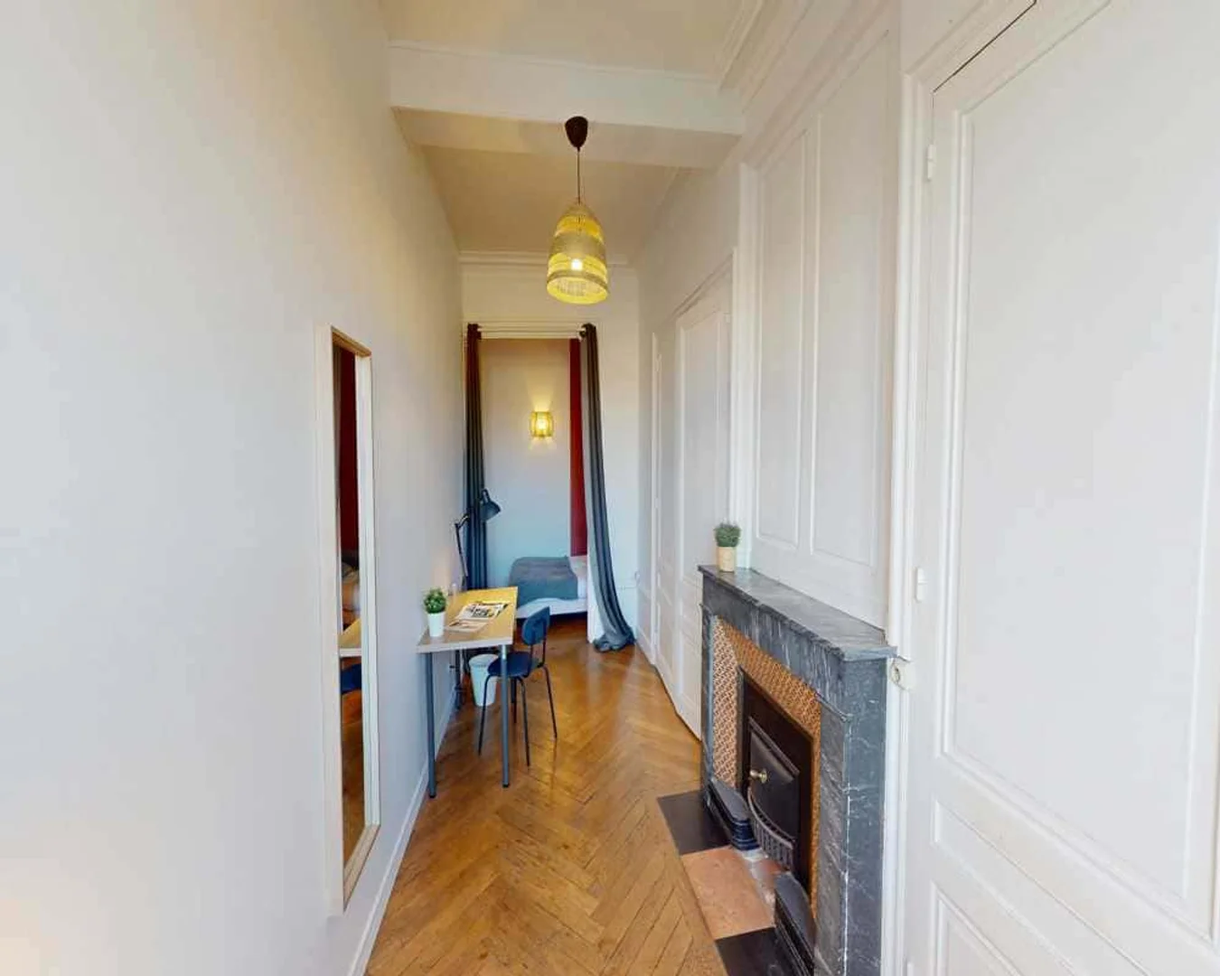Habitación estudiantil económica cerca del campus en 