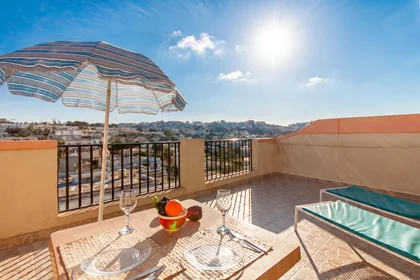 Gesamte Unterkunft in der 23 Triq Il-Merill, Il-Mellieħa MLH 2301, Malta, bild 1 von 10