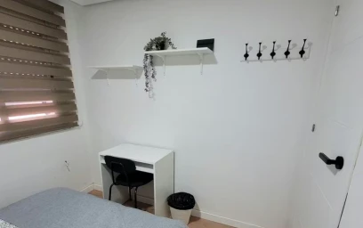 Habitación privada en Carrer de Santa Teresa de Jesús, imagen 3 de 10