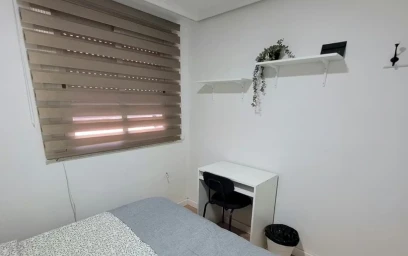 Habitación privada en Carrer de Santa Teresa de Jesús, imagen 6 de 10