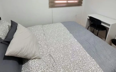 Habitación privada en Carrer de Santa Teresa de Jesús, imagen 8 de 10