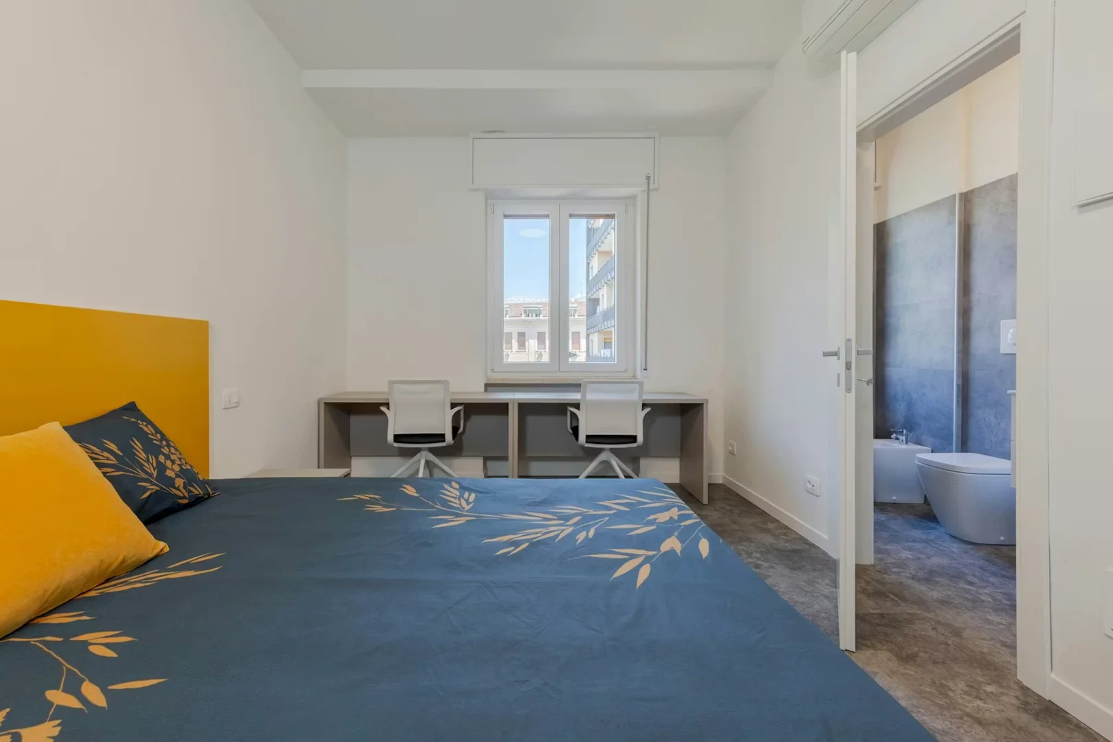 Budget-friendly student room close to campus in 
