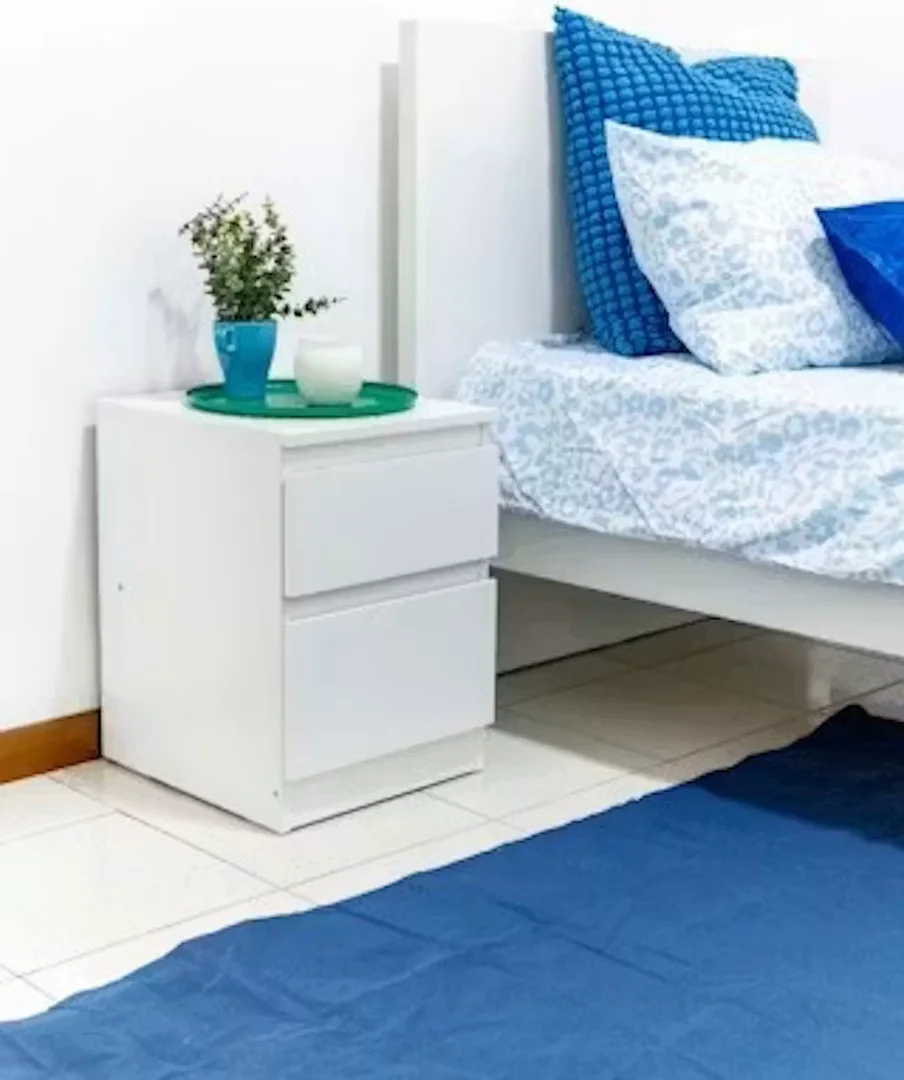 Habitación estudiantil económica cerca del campus en
