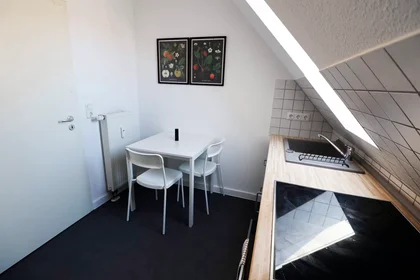 Chambre privée à Thälmannstraße, Krämpfervorstadt, image 7 de 10