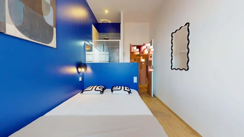 Habitación privada en 57 Rue Eugène Pons, 69004 Lyon, France, imagen 7 de 16