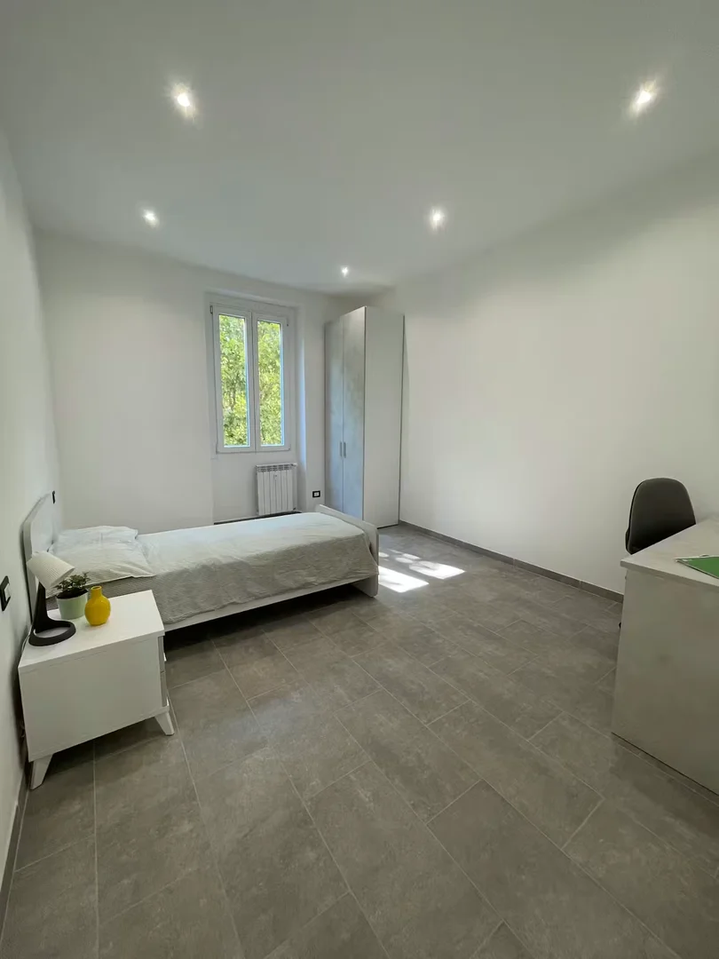 Room for rent in student apartment in , fully furnished