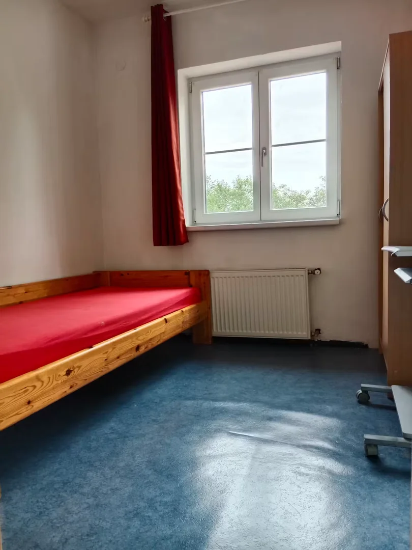 Niedrogi pokój studencki blisko kampusu w 