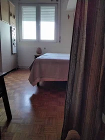Stanza privata in Avenida dos Estados Unidos da América, Lisbon, immagine 1 di 8
