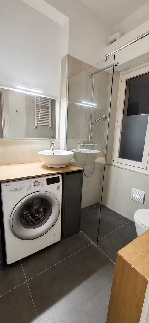 Habitación acogedora para estudiantes disponible en 