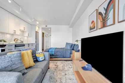 Studio in residence at 3949 Shelbourne St, Victoria, BC V8P 0A9, Canada, image 14 of 28