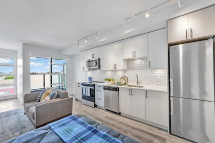 Studio in residence at 3949 Shelbourne St, Victoria, BC V8P 0A9, Canada, image 20 of 28