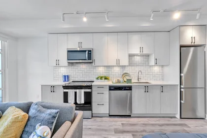 Studio in residence at 3949 Shelbourne St, Victoria, BC V8P 0A9, Canada, image 10 of 28