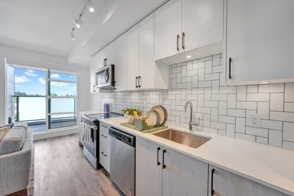 Estudio en residencia en 3949 Shelbourne St, Victoria, BC V8P 0A9, Canada, imagen 19 de 28