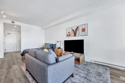 Estudio en residencia en 3949 Shelbourne St, Victoria, BC V8P 0A9, Canada, imagen 8 de 28