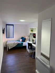 Habitación privada muy luminosa en Liverpool