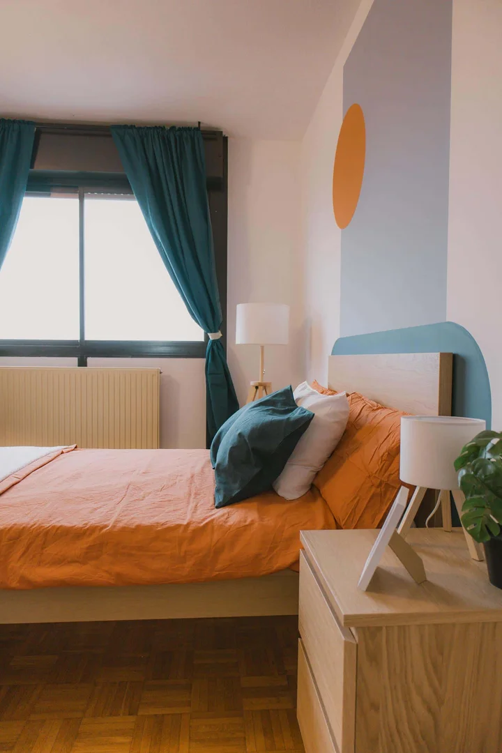 Chambre d'étudiant économique avec emplacement pratique dans 