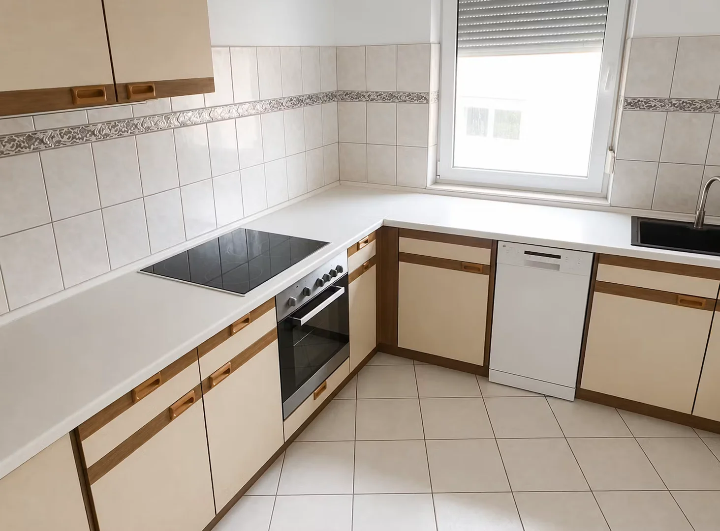 Zimmer in Studentenwohnung in  zu vermieten, voll möbliert