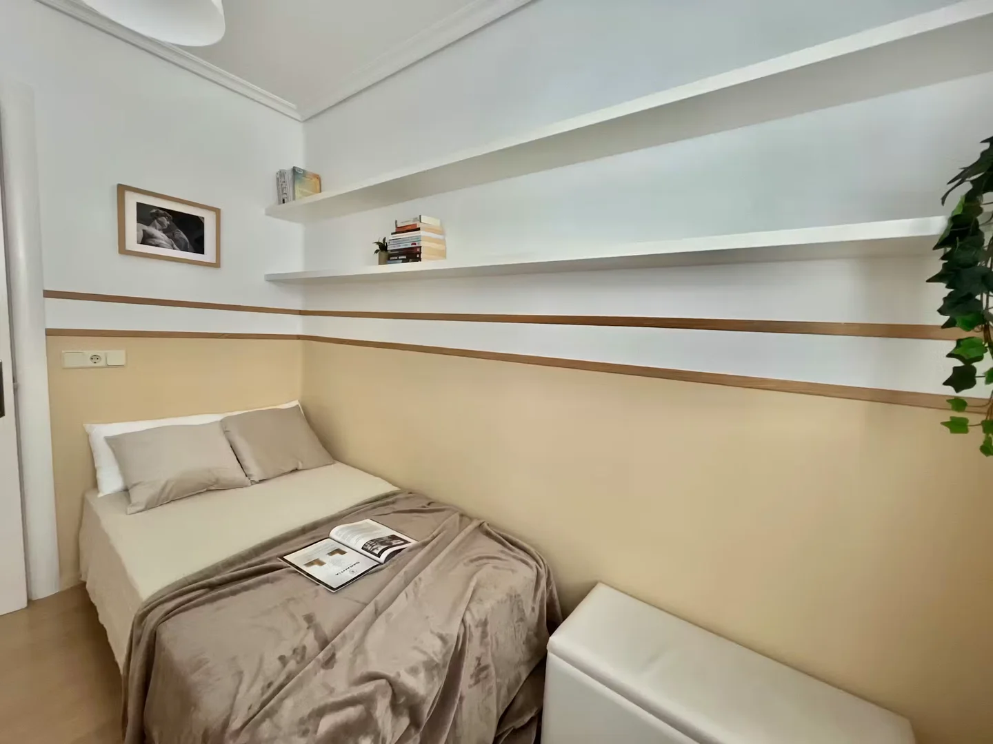 Habitación en apartamento estudiantil en alquiler en , completamente amueblado