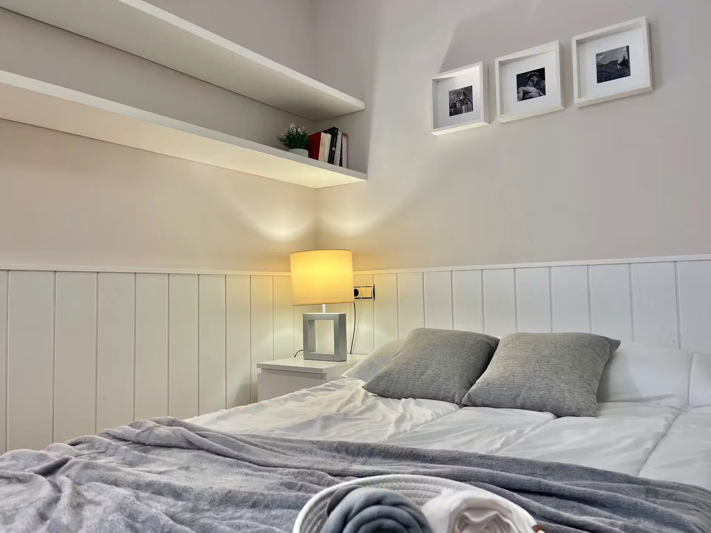 Zimmer in Studentenwohnung in  zu vermieten, voll möbliert