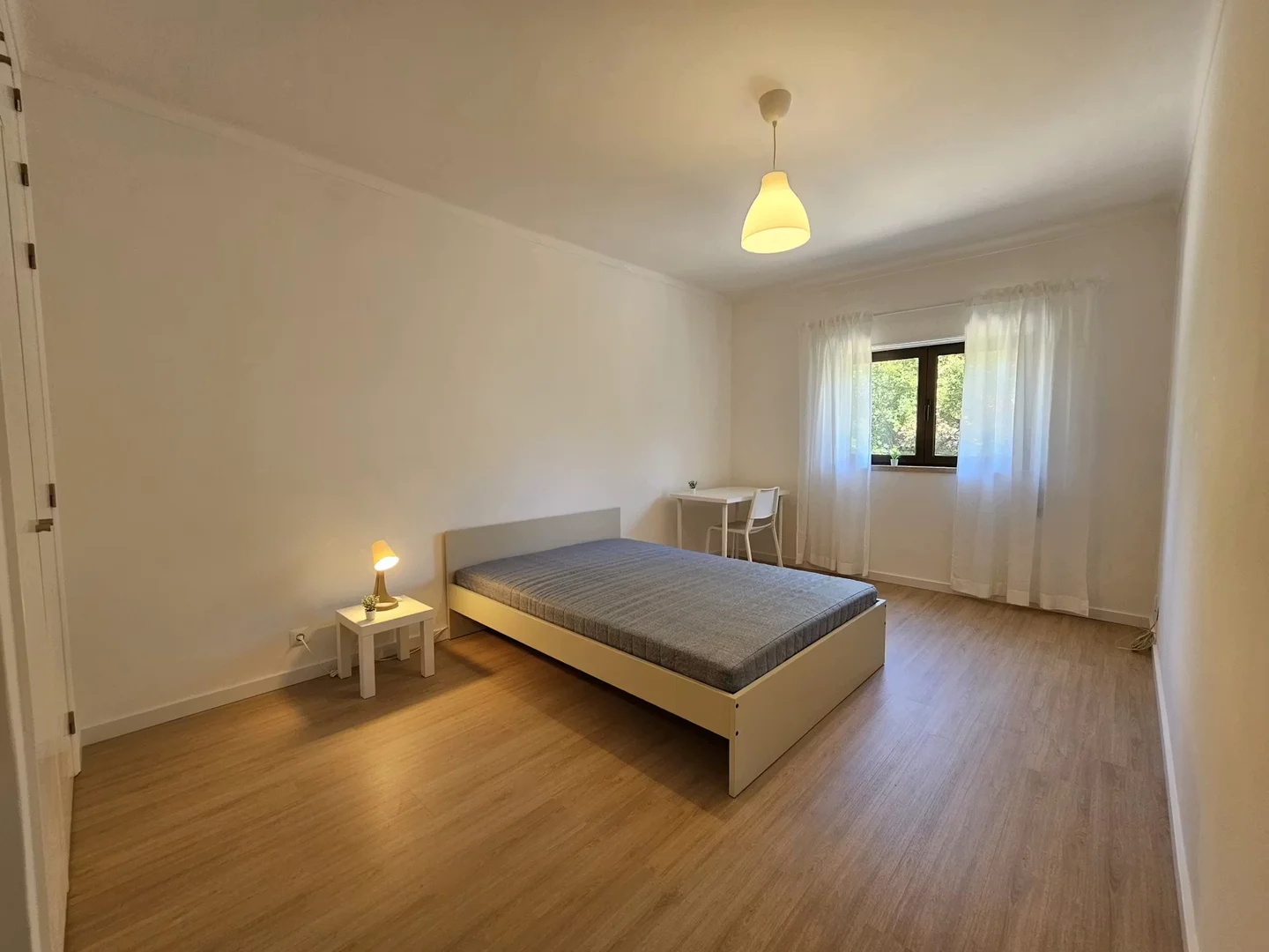 Quarto acolhedor para estudantes disponível em 