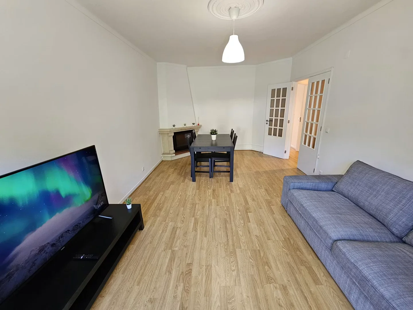 Quarto para alugar em apartamento de estudantes em , totalmente mobilado