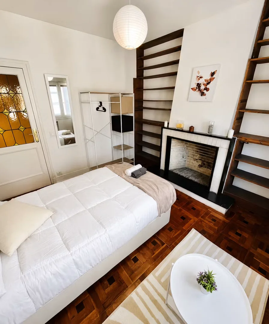 Habitación para estudiantes en  con área de estudio y facilidades compartidas
