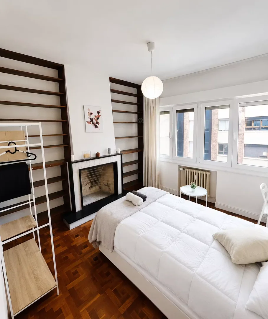 Habitación estudiantil económica con ubicación conveniente en 