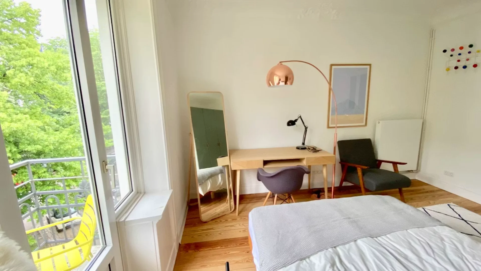 Habitación estudiantil amplia y cómoda en 