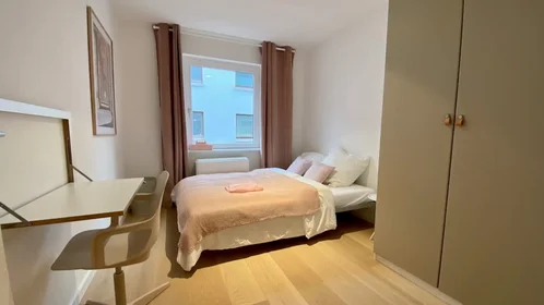 Private room at Dorotheenstraße, Winterhude, image 1 of 10