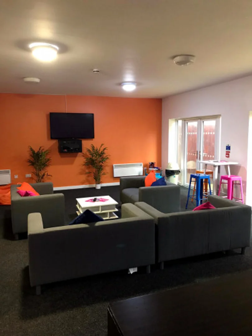 Funktionelles Studentenzimmer perfekt zum Studieren in 