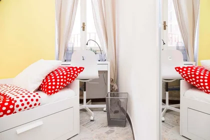 Habitación privada en Via Salvatore Barzilai, 9, 20146 Milano MI, Italy, imagen 1 de 13