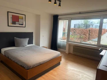 Quarto privado em Aachener Straße, Stadtbezirk 3, imagem 1 de 10