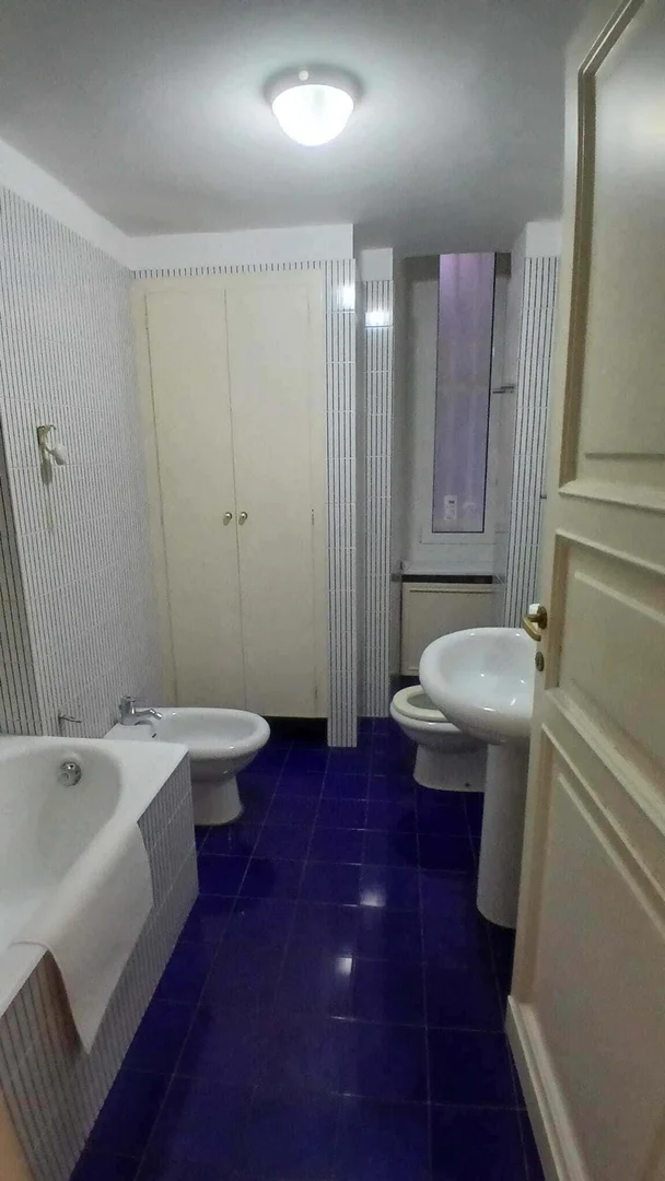 Habitación para estudiantes en  con área de estudio y facilidades compartidas
