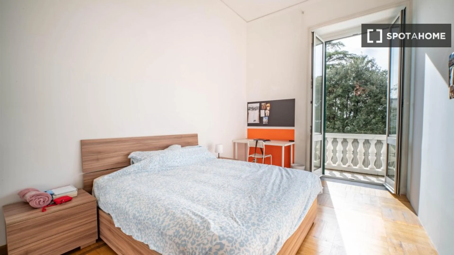 Chambre confortable pour étudiants disponible dans 