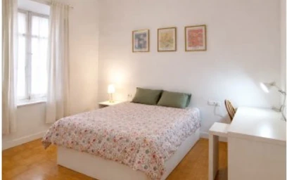 Private room at C. Malasaña, image 14 of 19