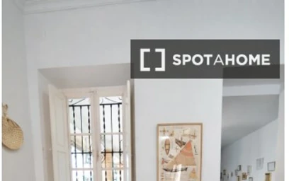Private room at C. Malasaña, image 7 of 19