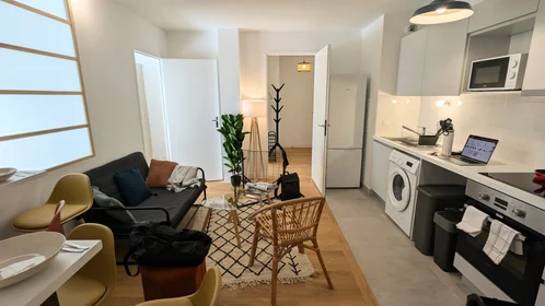 Chambre privée en résidence à 8 Rue Petit, image 3 de 4