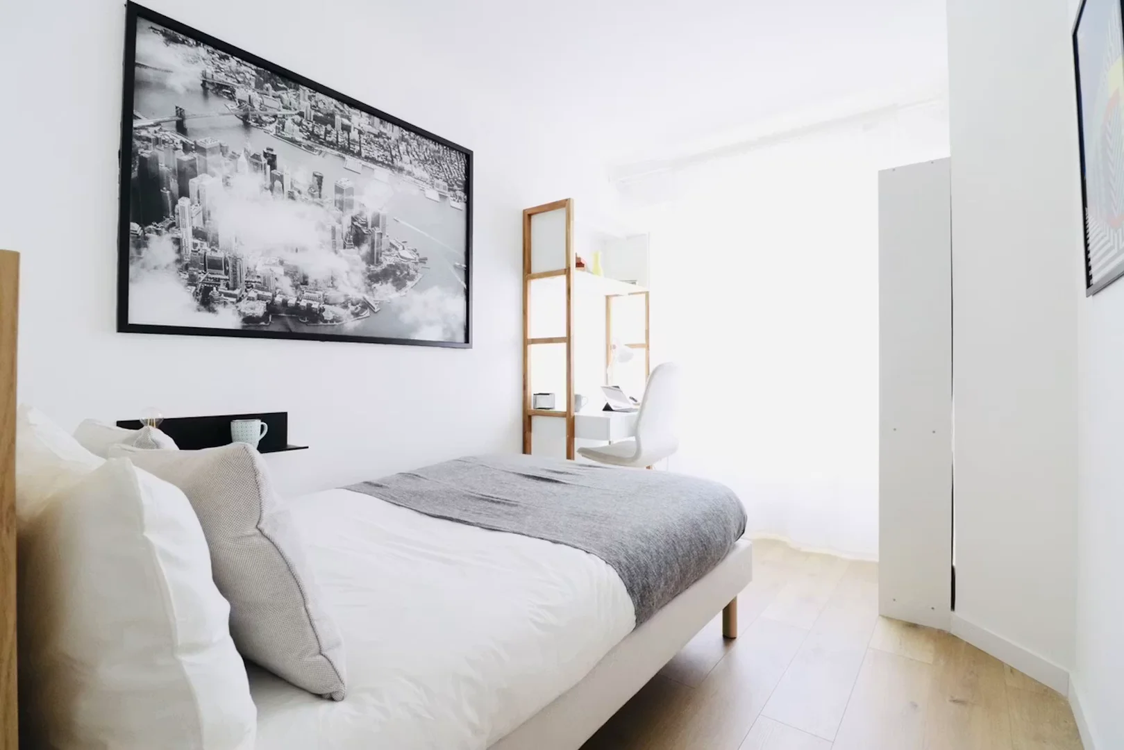 Economical student room with convenient location in