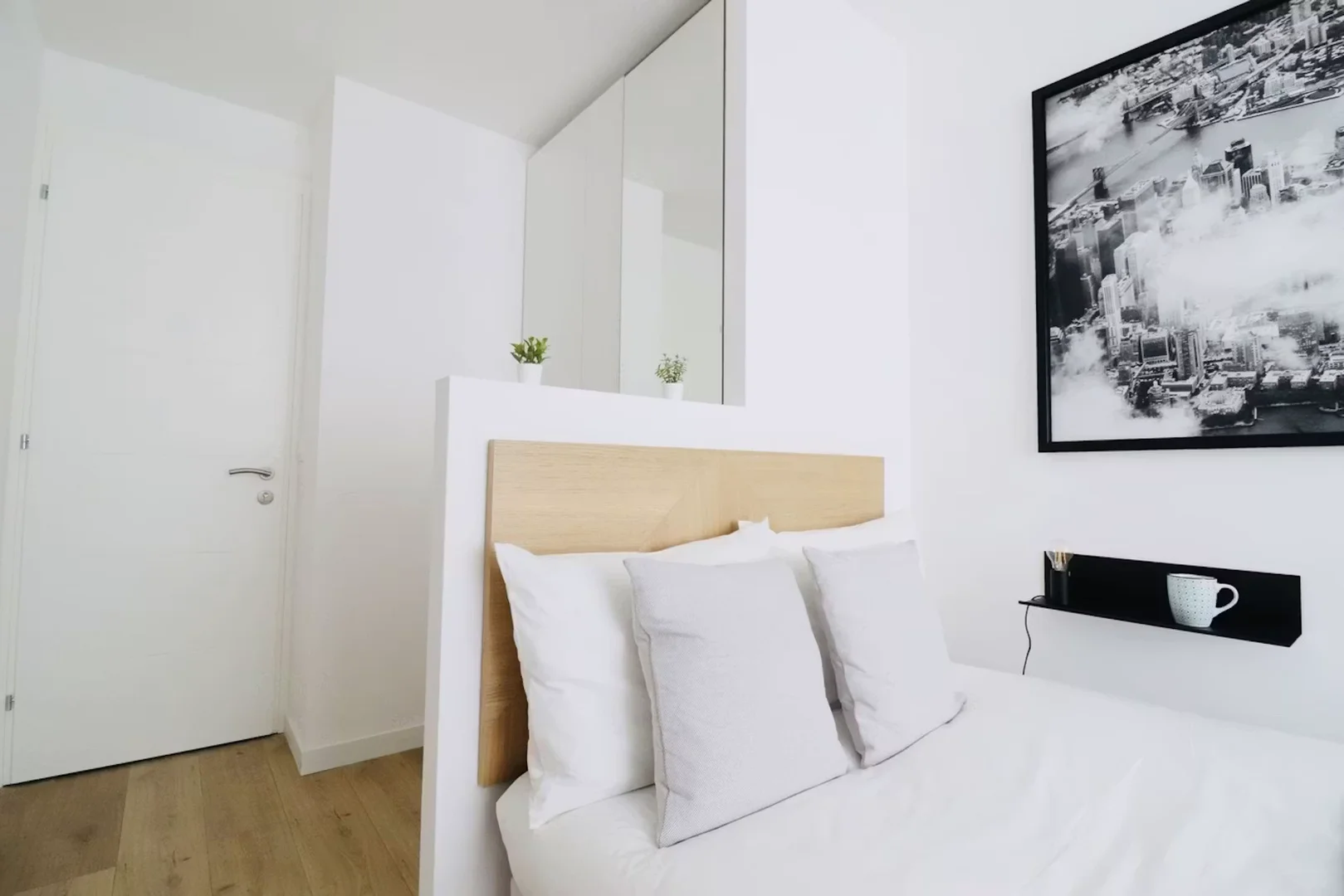 Student-friendly room in with modern amenities